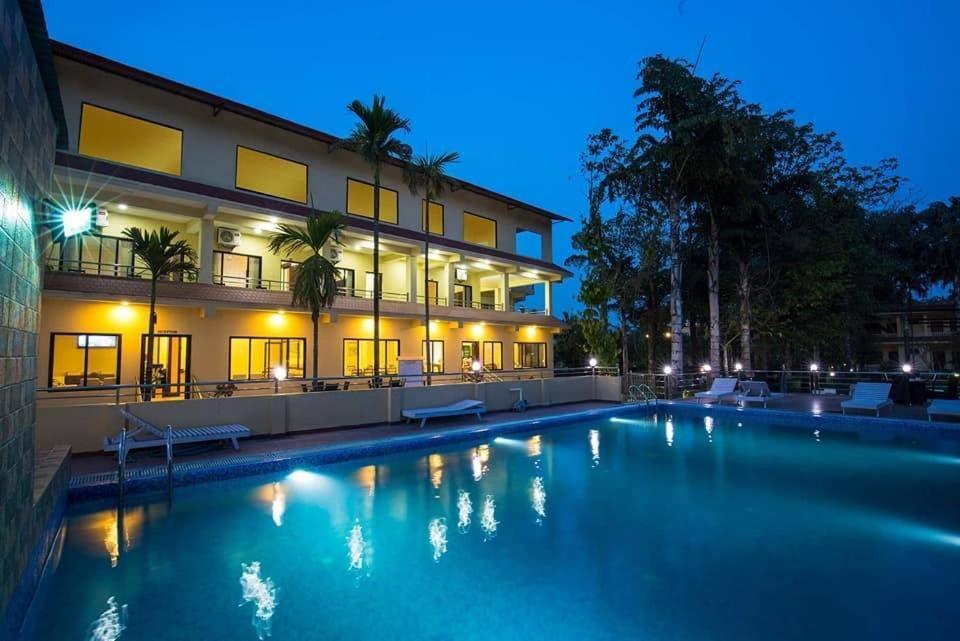 Hotel Rainforest Саураха Экстерьер фото
