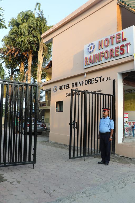 Hotel Rainforest Саураха Экстерьер фото