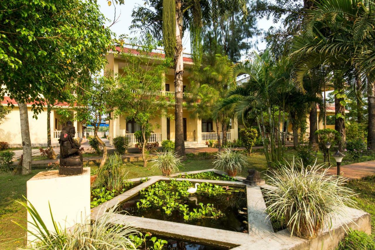 Hotel Rainforest Саураха Экстерьер фото